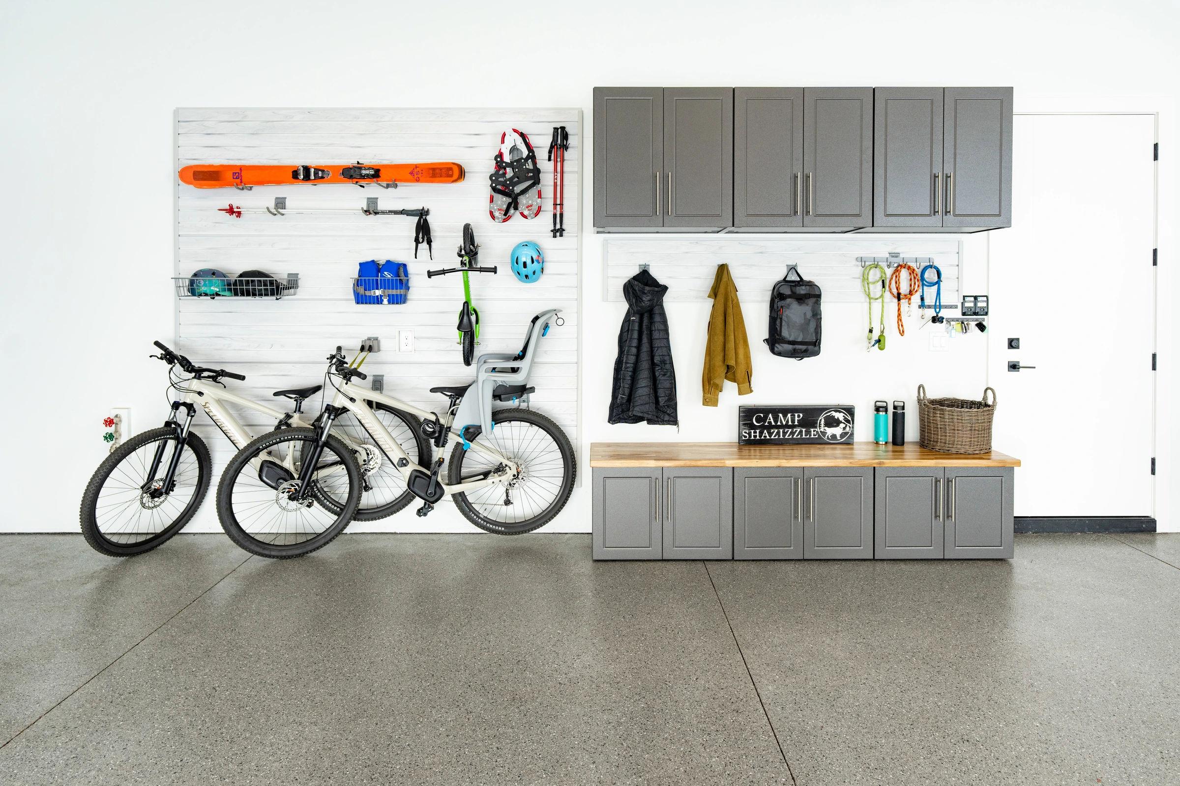 Slatwall shoe storage