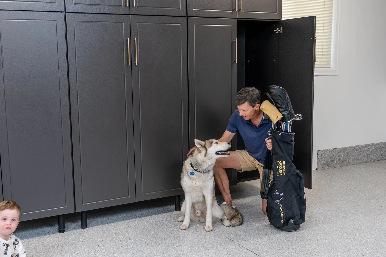 Fleck dog with golf storage