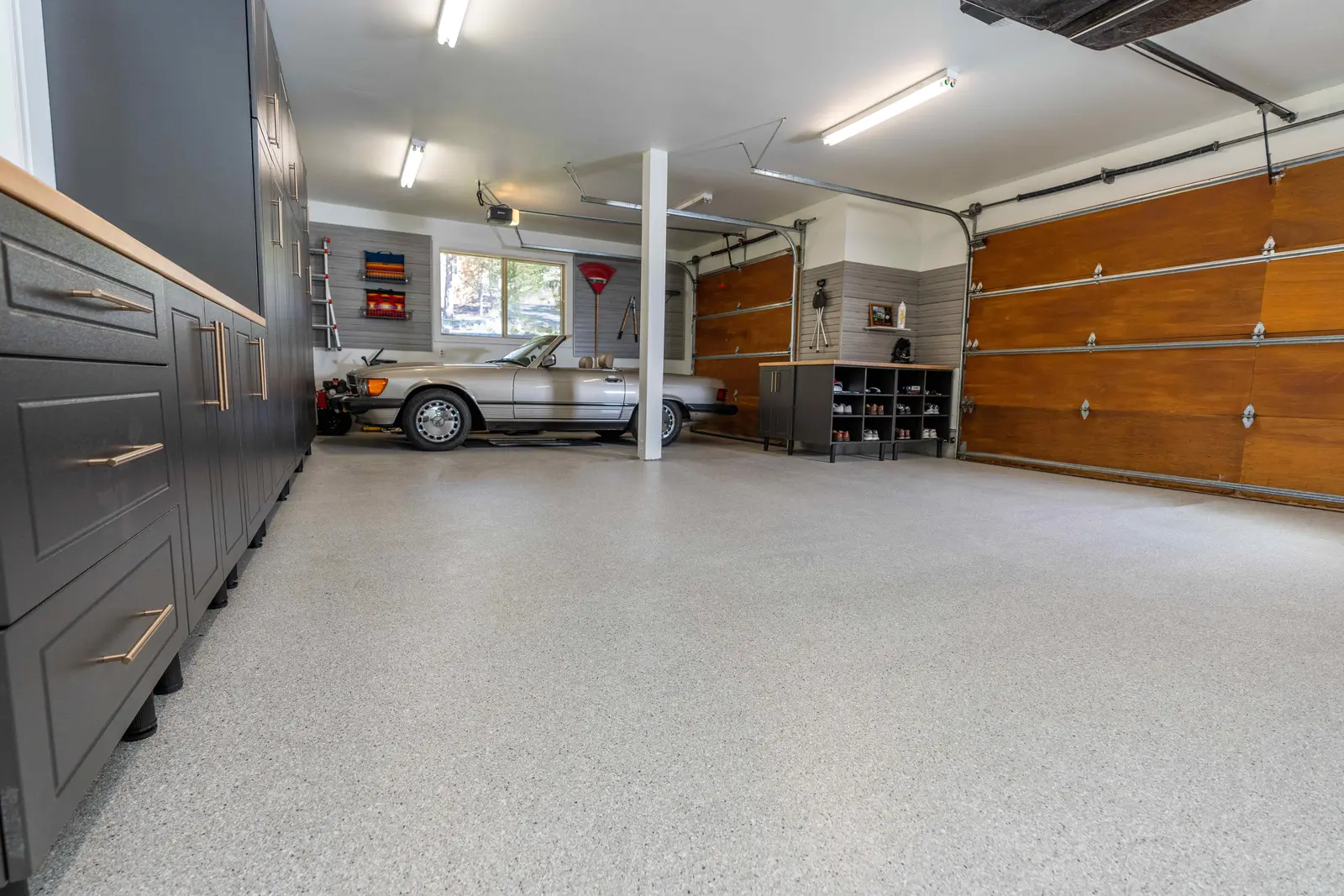 Fleck full garage space
